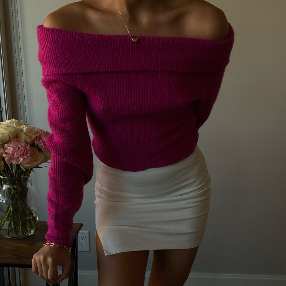 Off the shoulder long sleeve